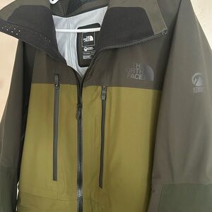The North Face Men's Green and Black Performance Jacket